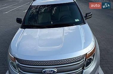 Позашляховик / Кросовер Ford Explorer 2015 в Первомайську