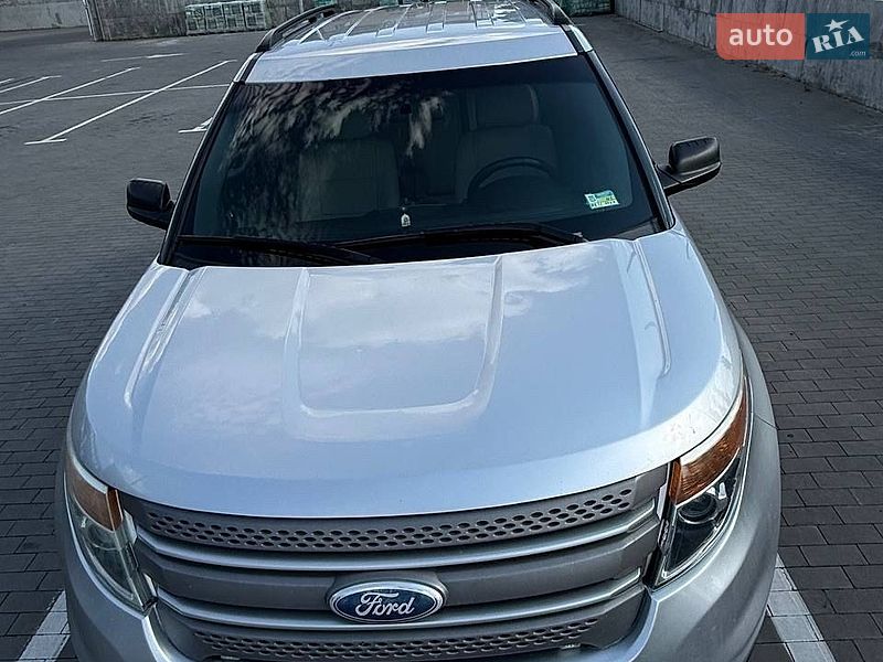 Позашляховик / Кросовер Ford Explorer 2015 в Первомайську