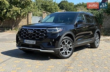 Ford Explorer  2025