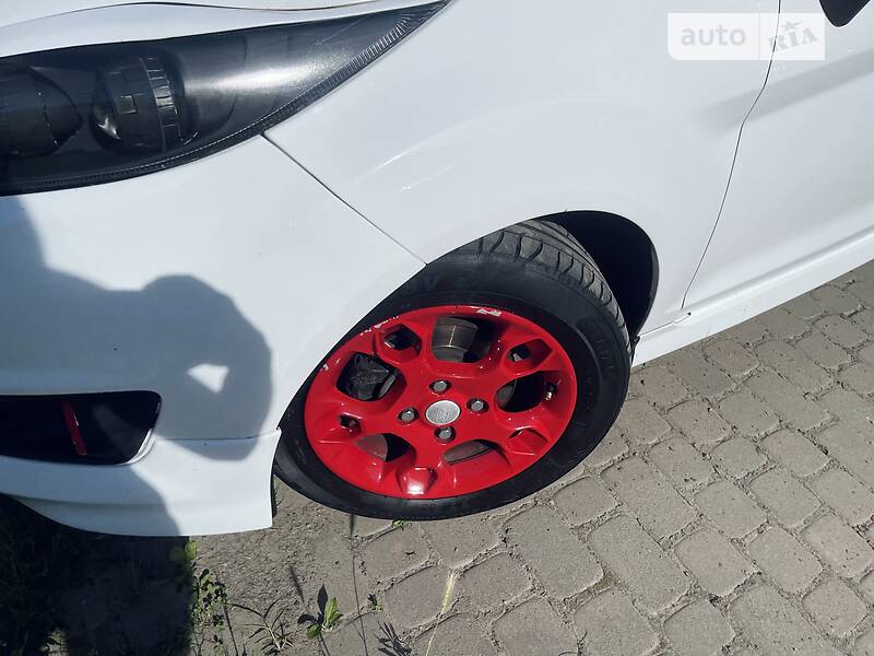 Хэтчбек Ford Fiesta 2013 в Ужгороде
