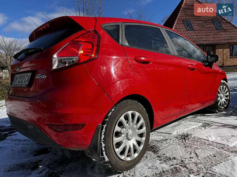 Хэтчбек Ford Fiesta 2016 в Радомышле