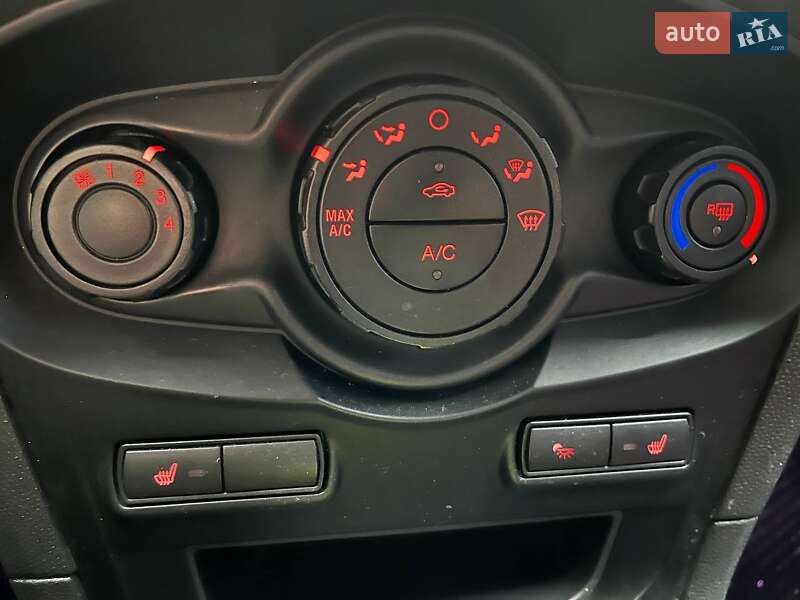 Хэтчбек Ford Fiesta 2011 в Сумах