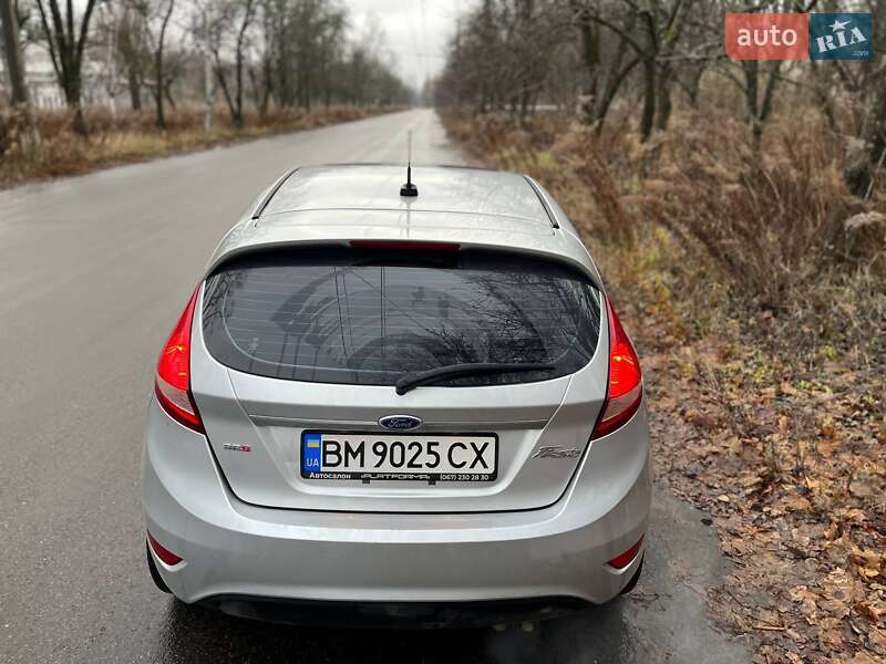 Хэтчбек Ford Fiesta 2011 в Сумах