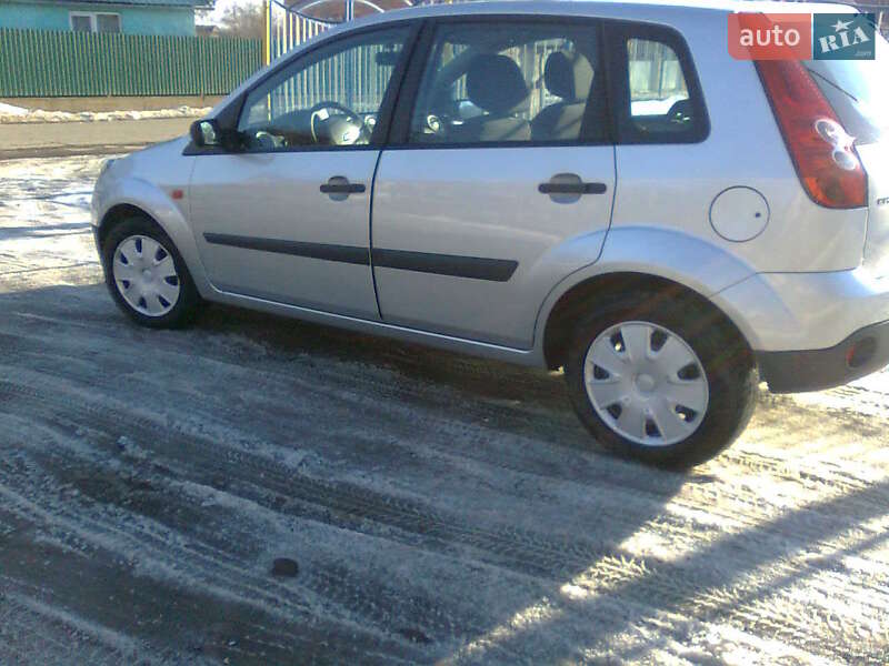 Хэтчбек Ford Fiesta 2008 в Хусте