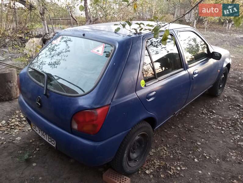 Хэтчбек Ford Fiesta