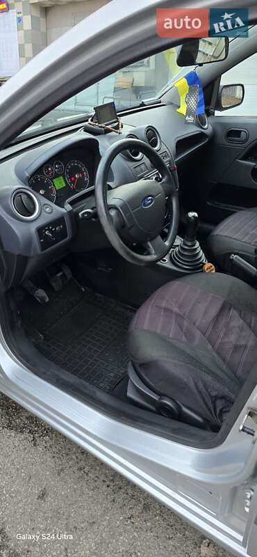 Хетчбек Ford Fiesta 2007 в Києві