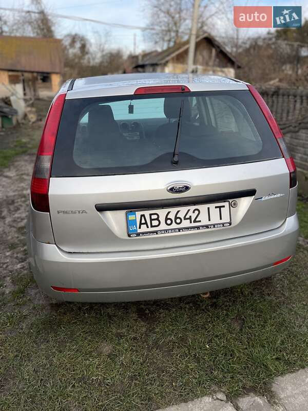 Хэтчбек Ford Fiesta 2005 в Великоселки
