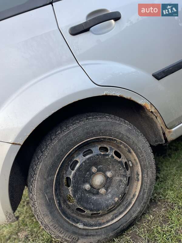 Хэтчбек Ford Fiesta 2005 в Великоселки