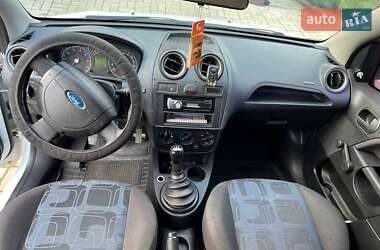 Хетчбек Ford Fiesta 2007 в Чернівцях фото 8 Хетчбек Ford Fiesta 2007 в Чернівцях