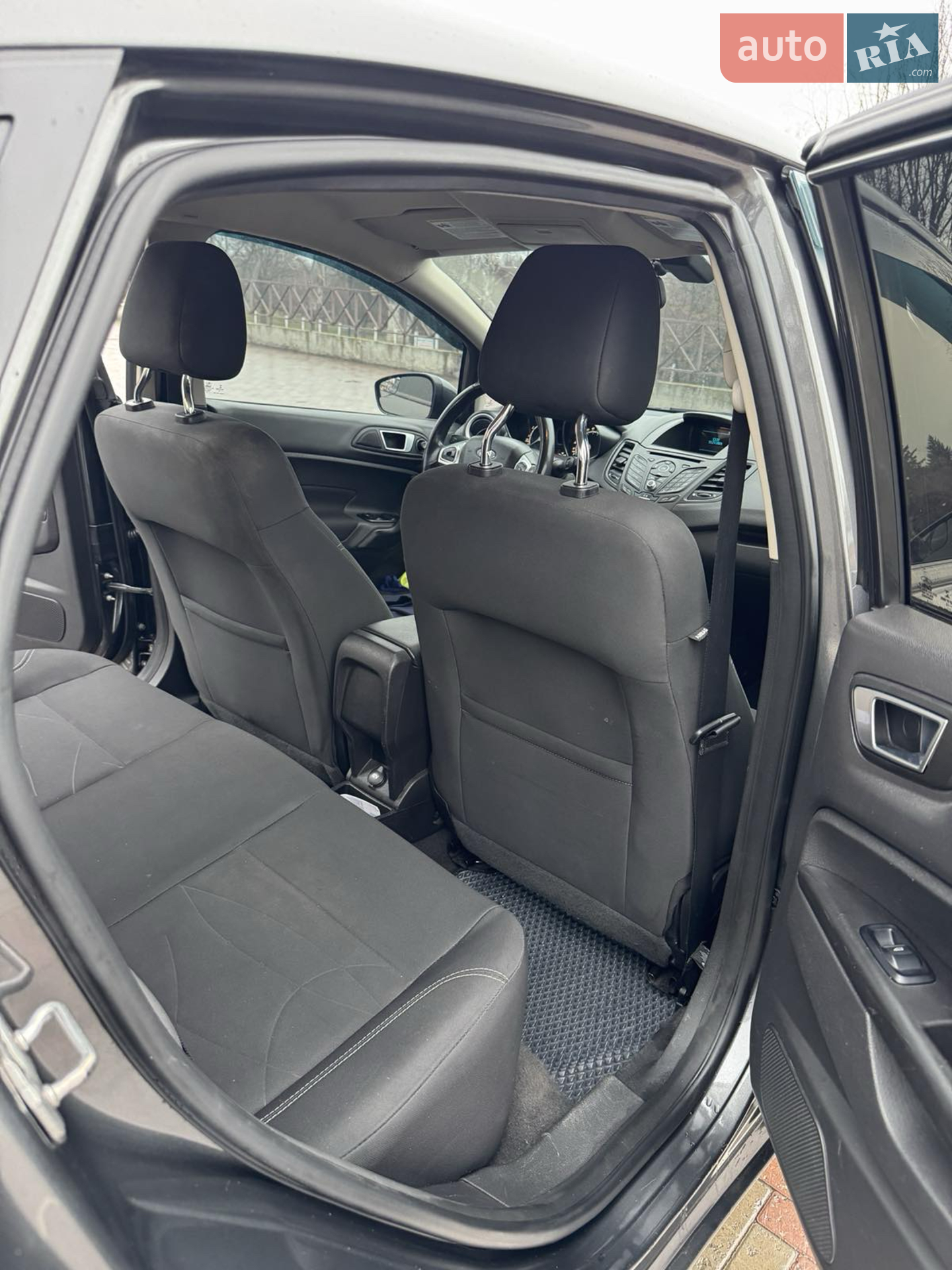 Ford Fiesta 2016 VIN 3FADP4BJ9GM166718 фото оголошення 7 з 10