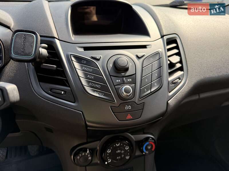 Хэтчбек Ford Fiesta 2013 в Киеве