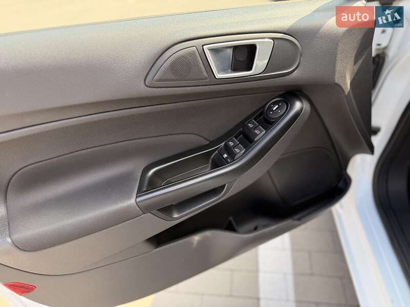 Хэтчбек Ford Fiesta 2013 в Киеве