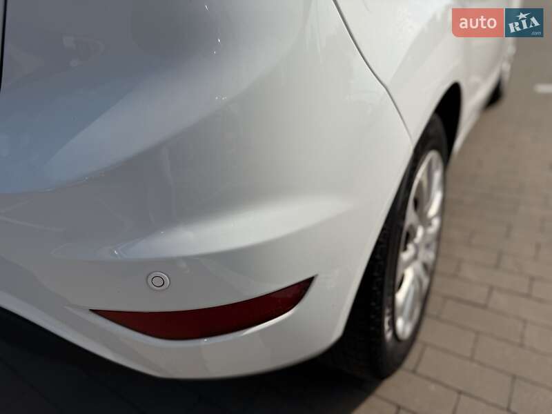Хэтчбек Ford Fiesta 2013 в Киеве