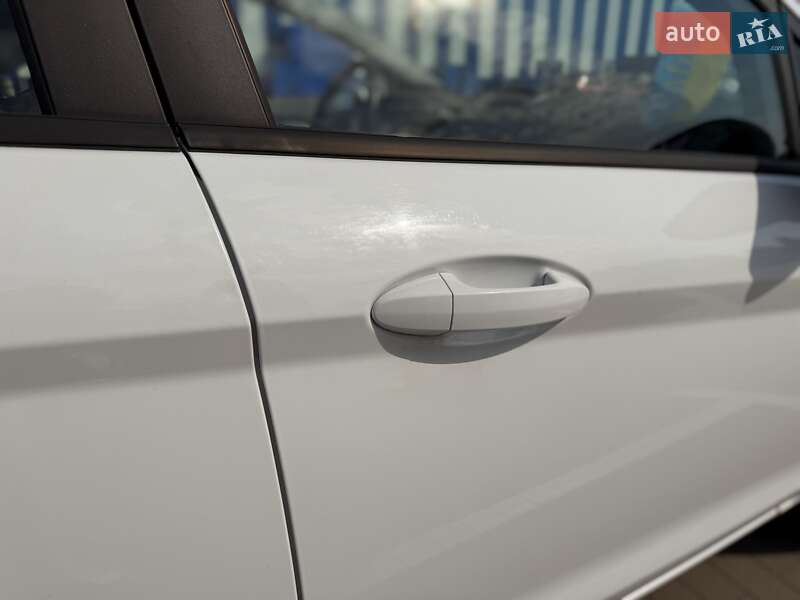 Хэтчбек Ford Fiesta 2013 в Киеве