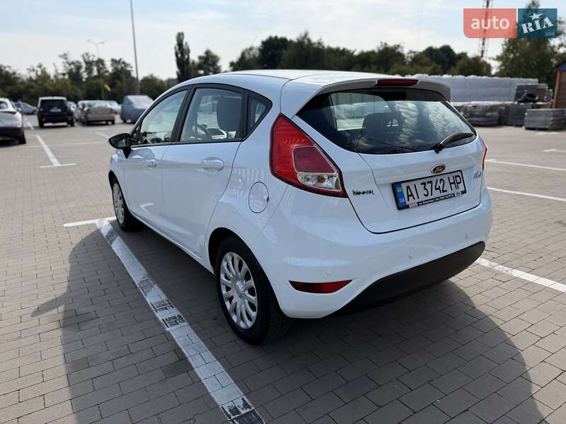 Хэтчбек Ford Fiesta 2013 в Киеве