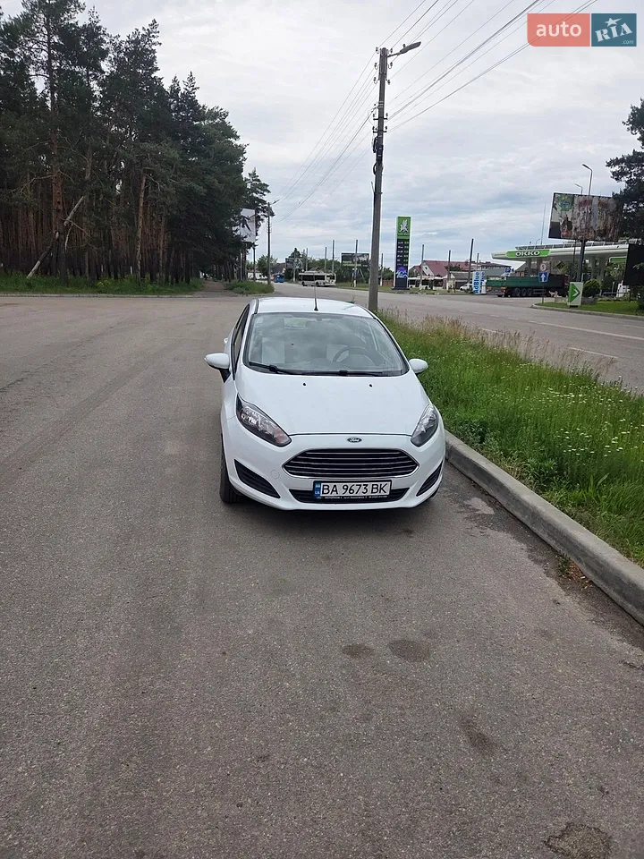 2013 Ford Fiesta - фото 1