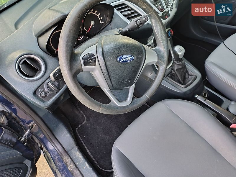 Хэтчбек Ford Fiesta 2011 в Ивано-Франковске
