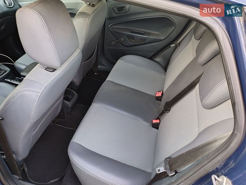 Хэтчбек Ford Fiesta 2011 в Ивано-Франковске