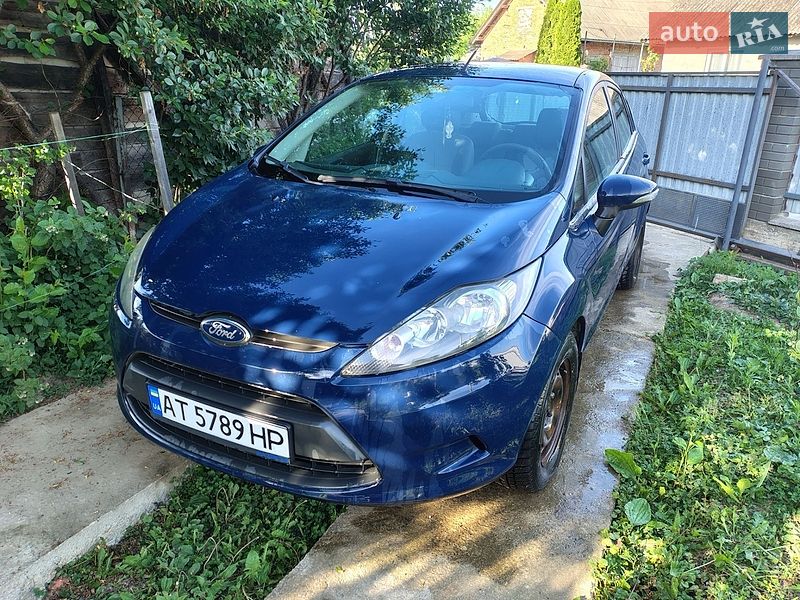 Хэтчбек Ford Fiesta 2011 в Ивано-Франковске