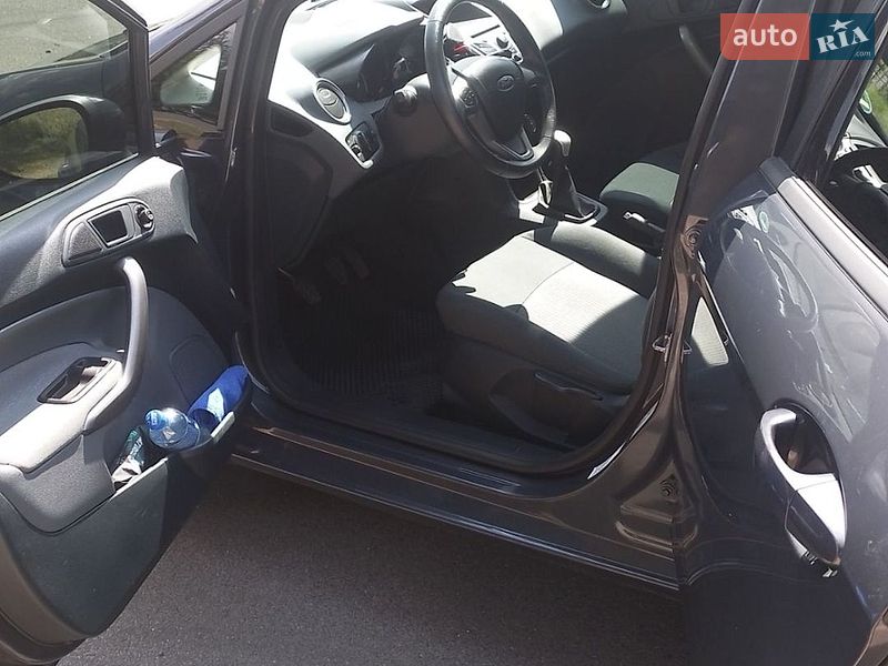 Хэтчбек Ford Fiesta 2011 в Конотопе