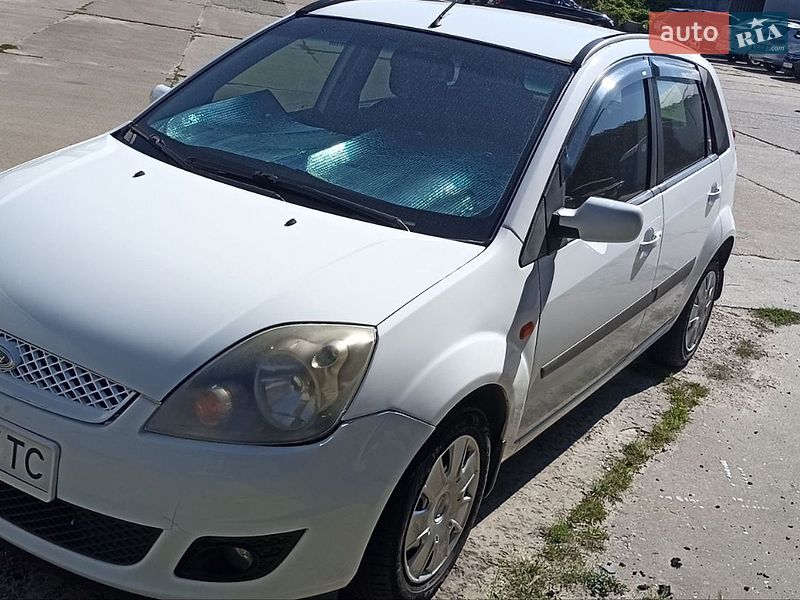 Хэтчбек Ford Fiesta 2007 в Киеве
