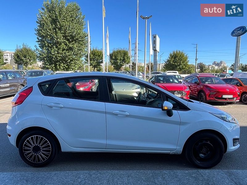 Хэтчбек Ford Fiesta 2017 в Киеве