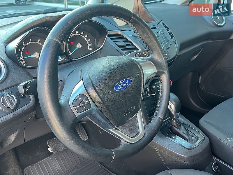 Хэтчбек Ford Fiesta 2017 в Киеве