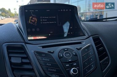 Хэтчбек Ford Fiesta 2017 в Киеве