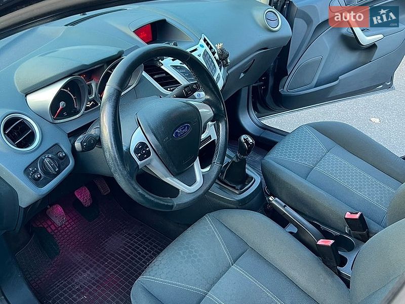 Хэтчбек Ford Fiesta 2010 в Киеве