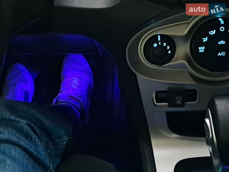 Седан Ford Fiesta 2016 в Ивано-Франковске