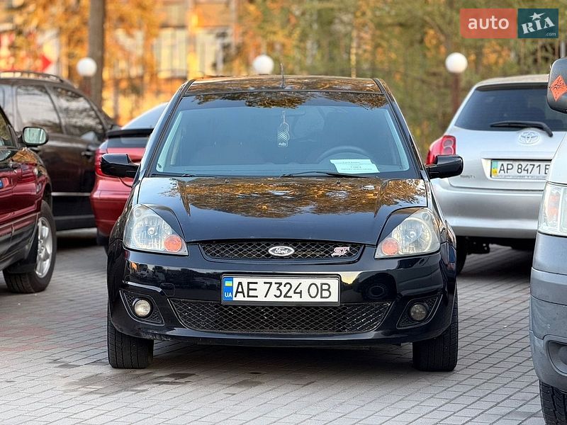 Хэтчбек Ford Fiesta 2006 в Запорожье