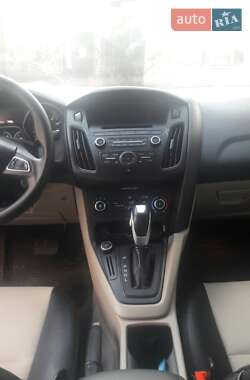 Ford Focus  2015