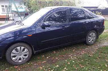 Ford Focus Ghia 2002