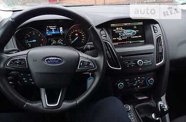 Ford Focus  2015