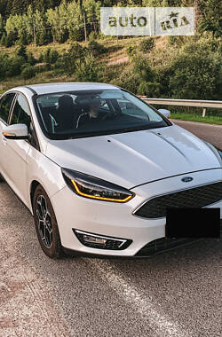 Ford Focus  2015