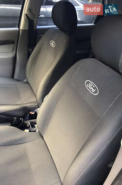 Ford Focus  2000