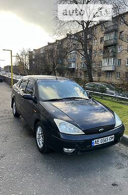 Ford Focus Ghia 2002