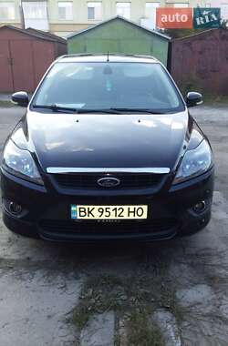 Ford Focus  2010