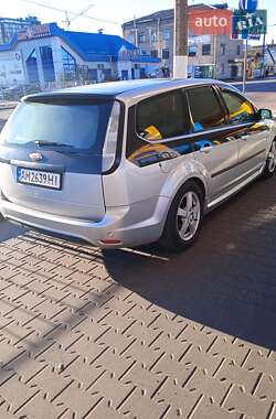 Ford Focus  2005