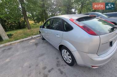 Ford Focus  2004