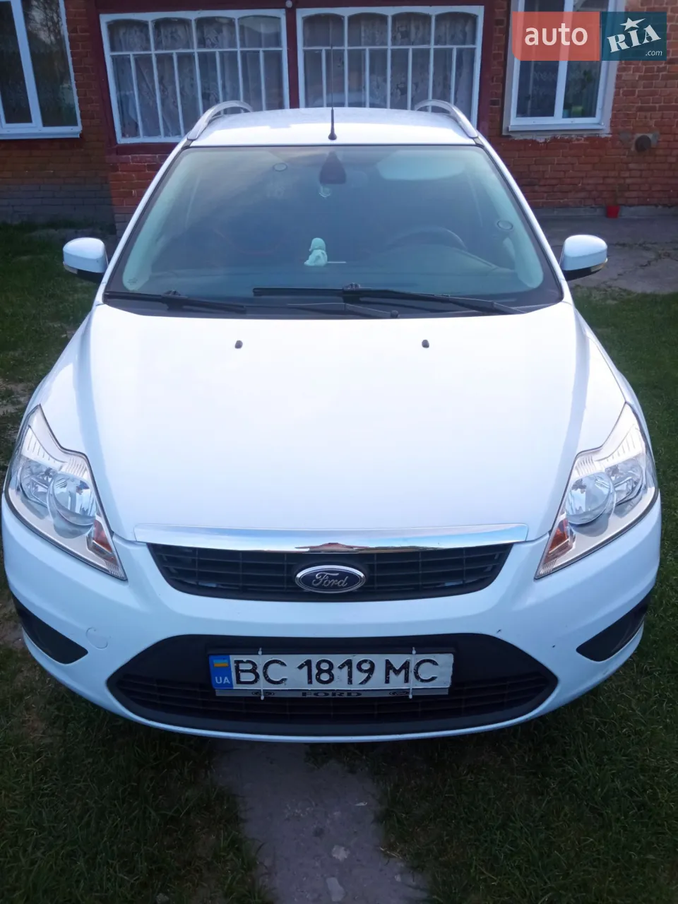 2010 Ford Focus - мініатюра 2
