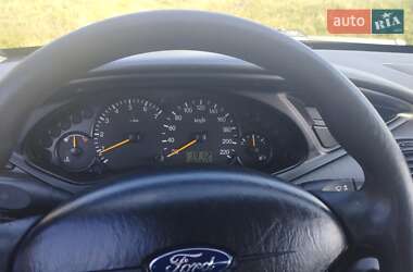 Ford Focus  2003