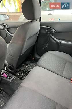 Ford Focus  2002