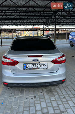 Ford Focus  2013