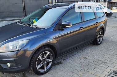 Ford Focus  2010