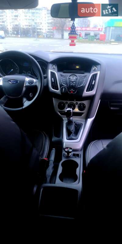 Універсал Ford Focus 2011 в Ромнах фото 20 Універсал Ford Focus 2011 в Ромнах