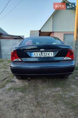 Ford Focus  2003