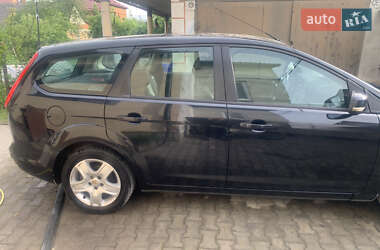 Ford Focus  2010