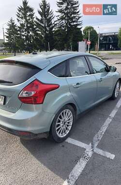 Ford Focus  2012