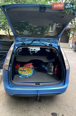 Ford Focus  2010